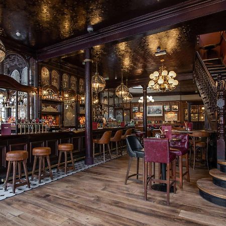 Spread Eagle Hotel London Exterior photo